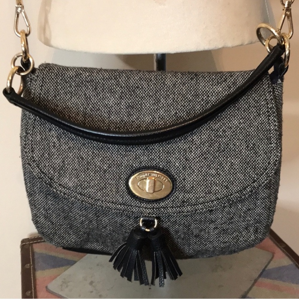 ⭐️Tommy Hilfiger cross body bag